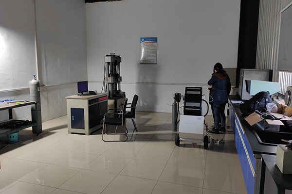 移動式直讀光譜儀用于室內(nèi) /cxyq/20210521094410-Fnzgu9F9_lob4b3RGxrmQRasucKk.jpg